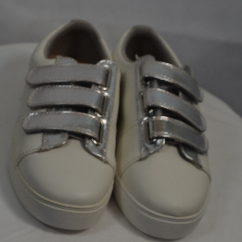 MTL 1980 Silver Velcro Sneakers 8W NWT